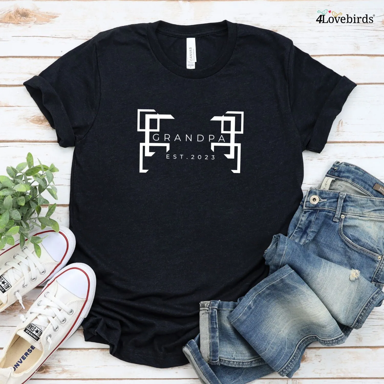 Grandpa and Grandma Est.2022 Hoodies, Gift for Grandparents, Baby Announcement Tee, Grandma Grandpa T- Shirts, Grandparents Couple T-Shirts
